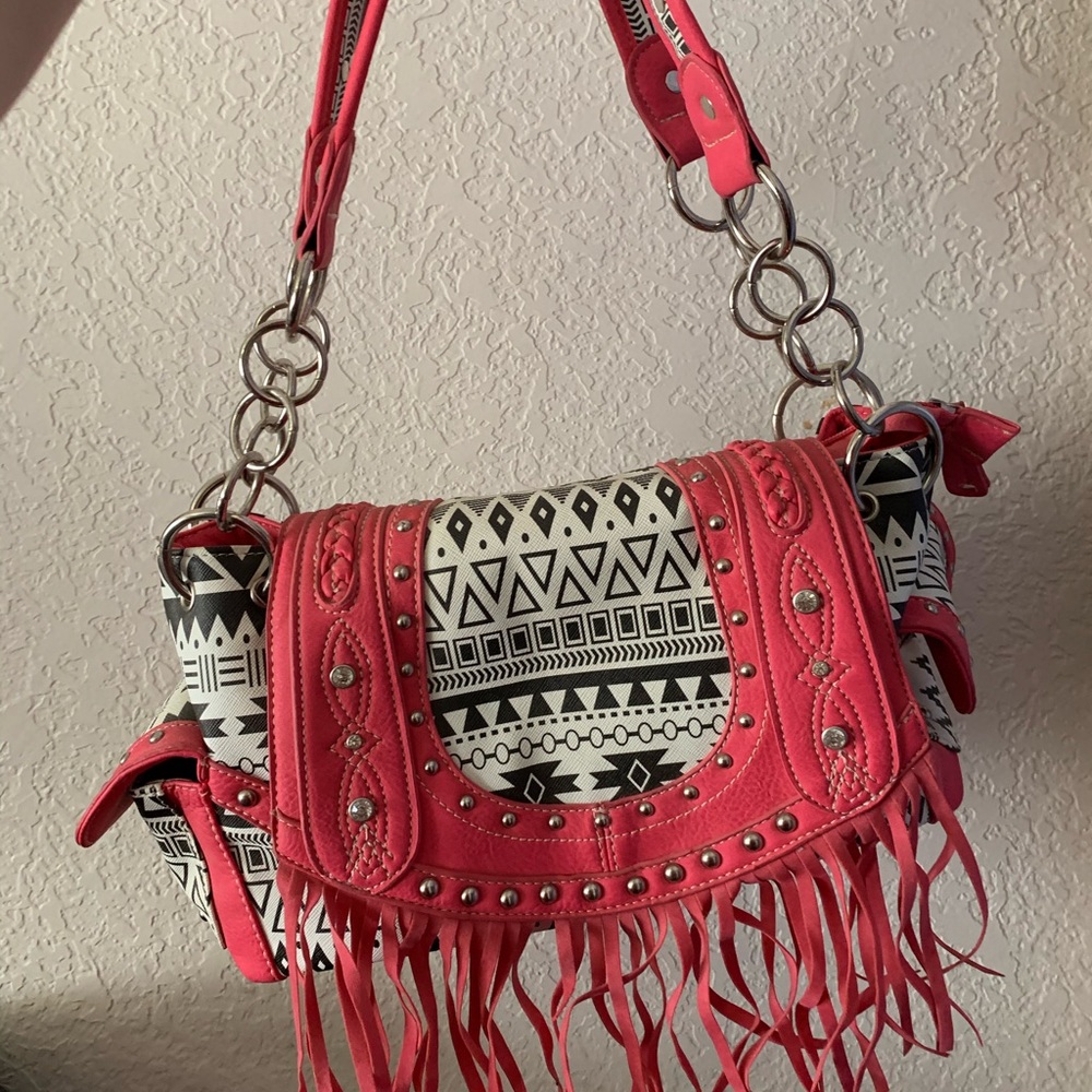 Super cute purse! Never been used! In great condition!